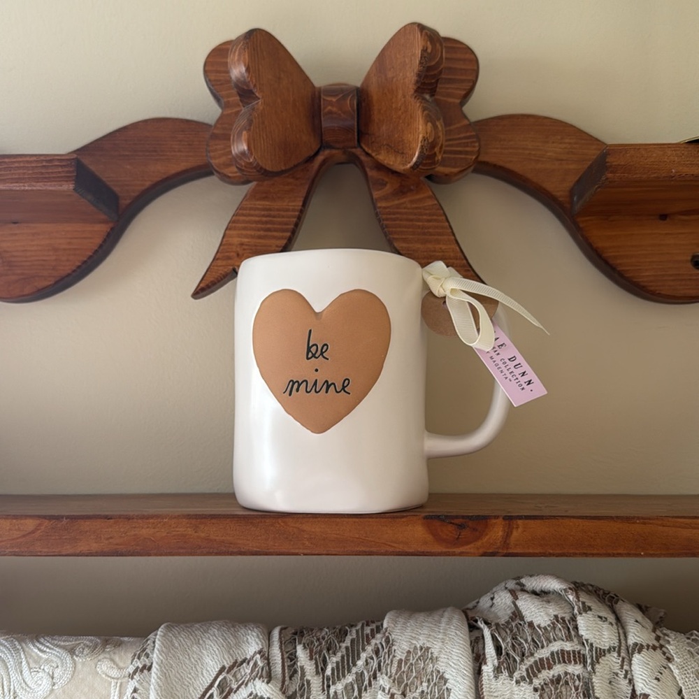 Rae Dunn 'Be Mine' Heart Mug‎